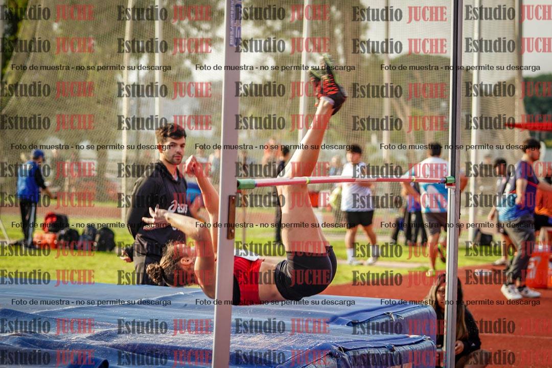 Fotos del salto en alto de mujeres
