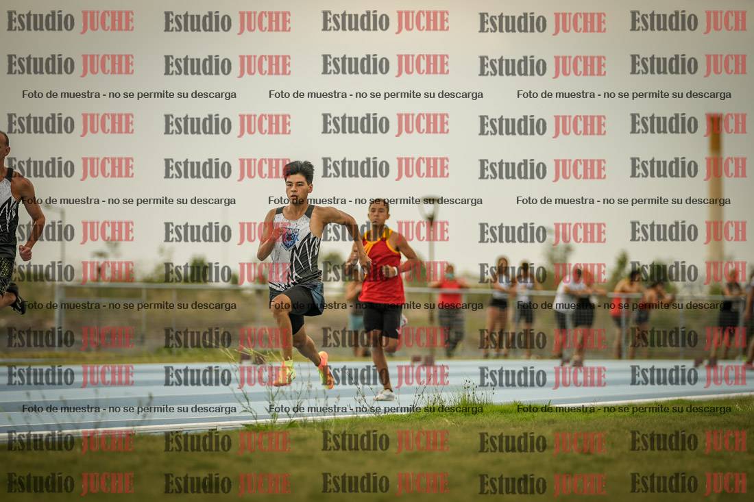 Fotos de los 300 m llanos de varones