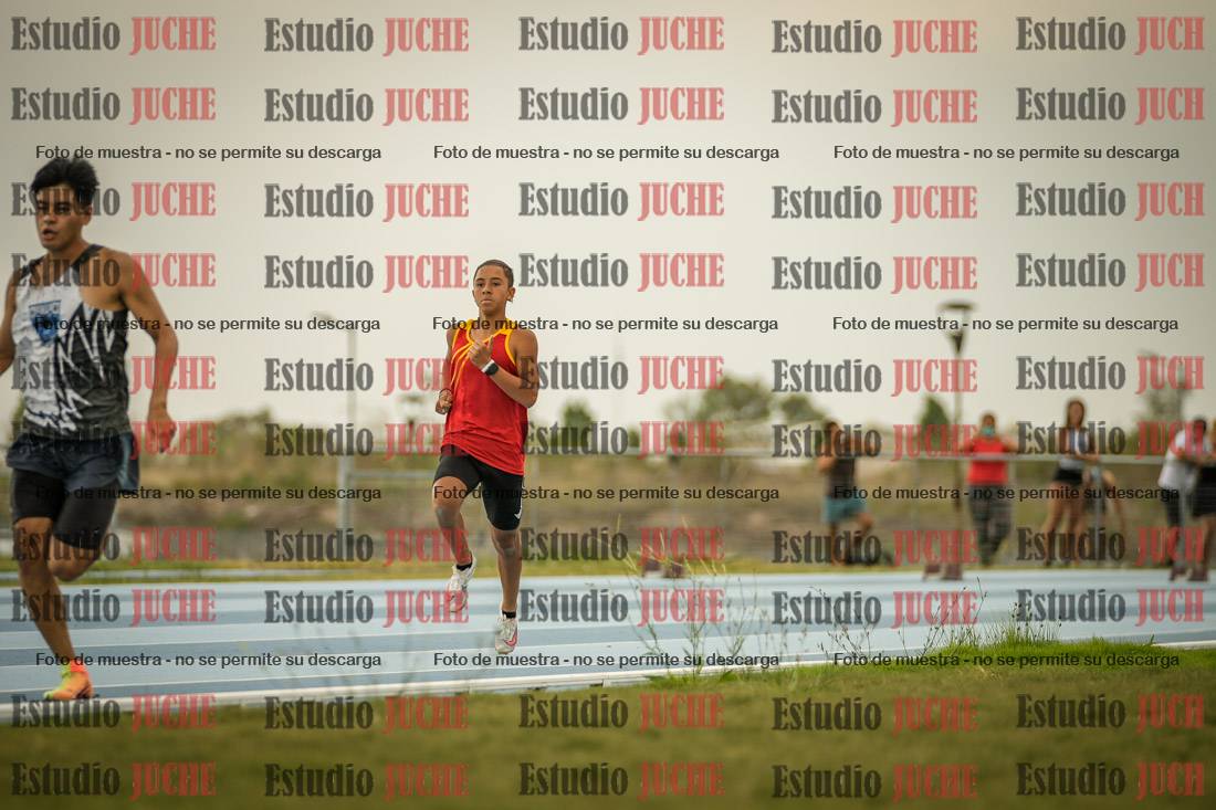 Fotos de los 300 m llanos de varones
