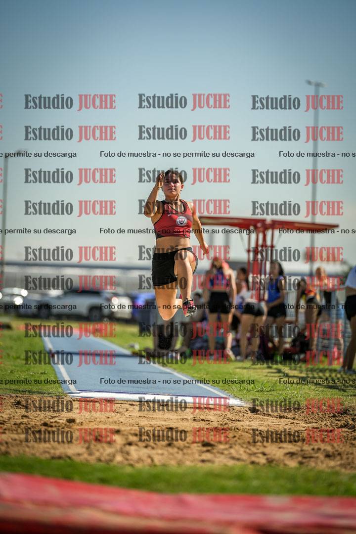 Fotos del salto en largo de mujeres - mayores