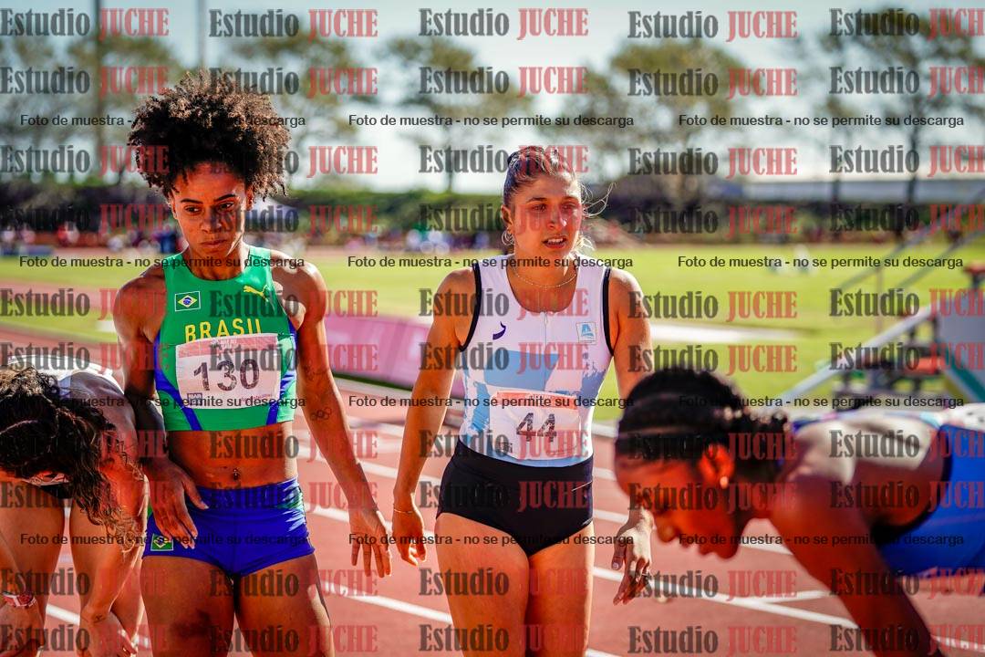 Fotos de algunos extras y podios del día 2