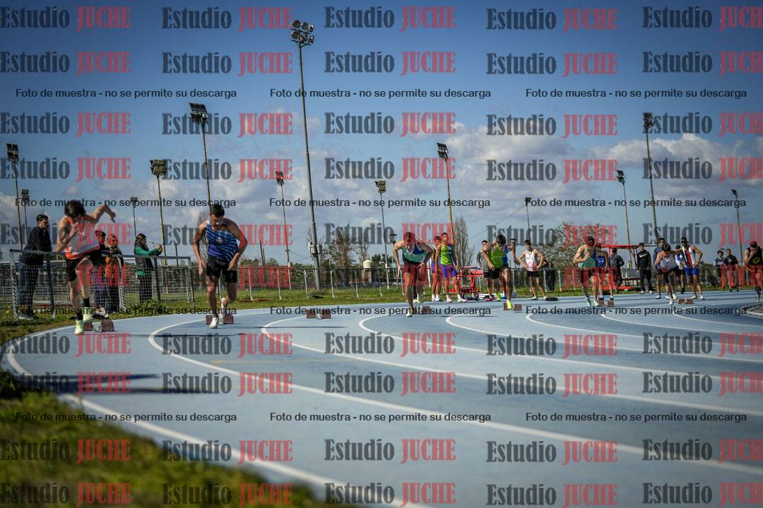 Fotos de los 200 m llanos de varones