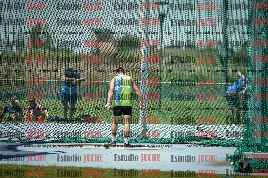 Fotos del lanzamiento del martillo de varones