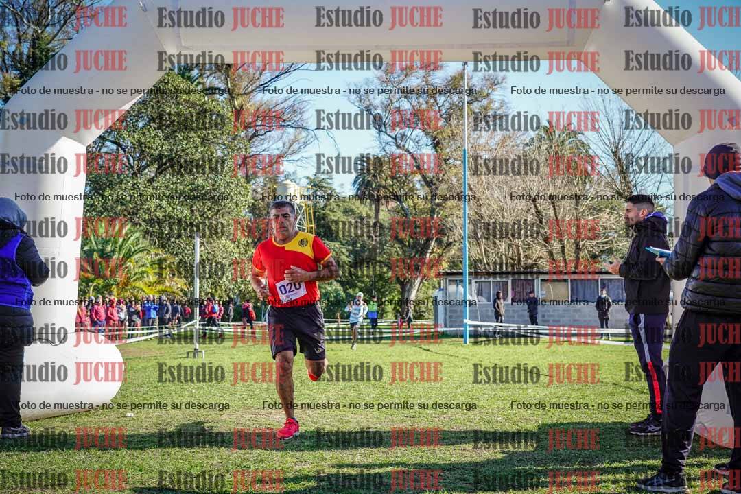 Fotos de la llegada del cross de 4000 m - varones