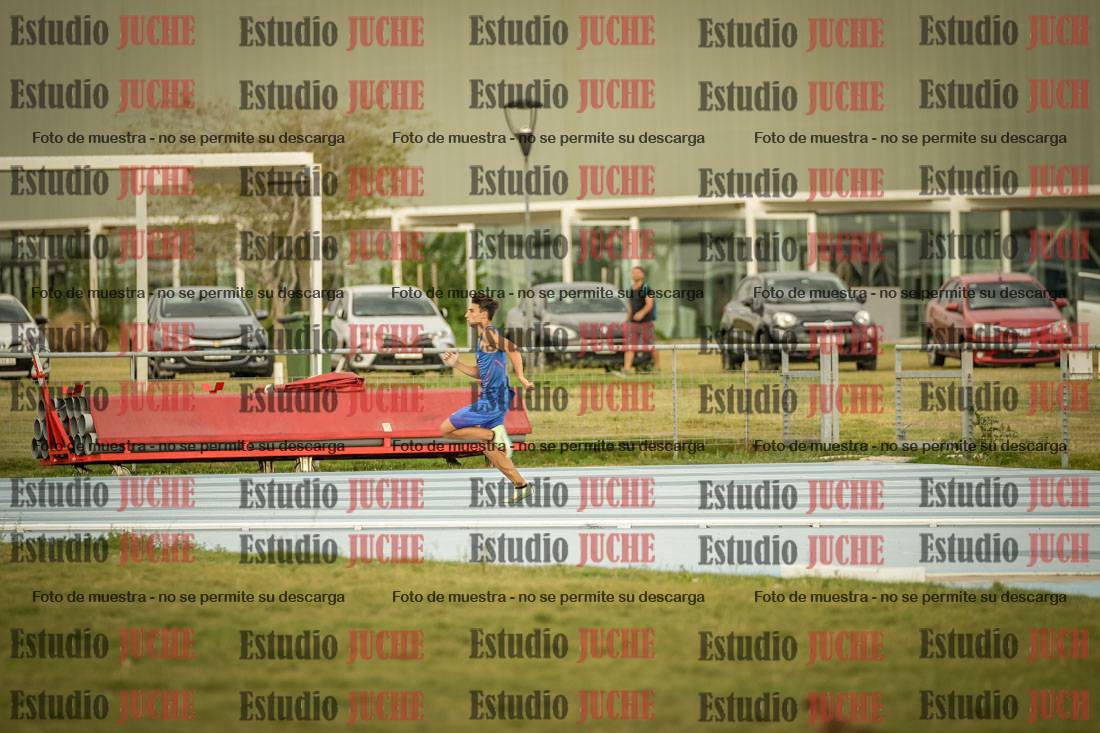 Fotos de los 300 m llanos de varones