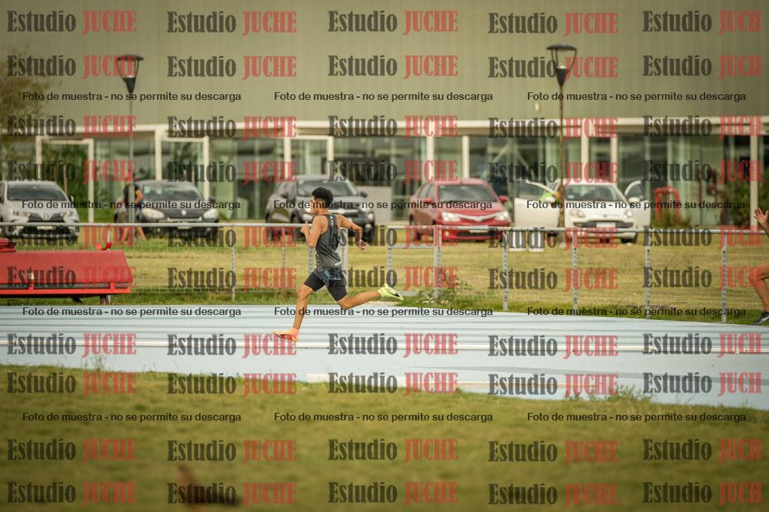 Fotos de los 300 m llanos de varones