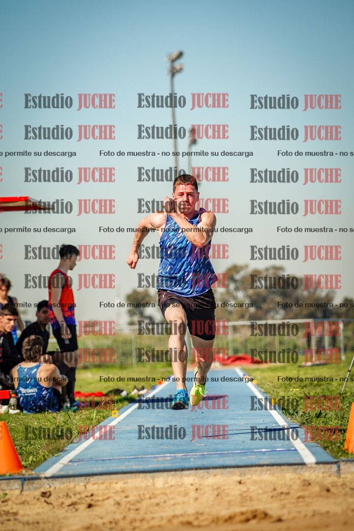 Fotos del salto en largo de varones