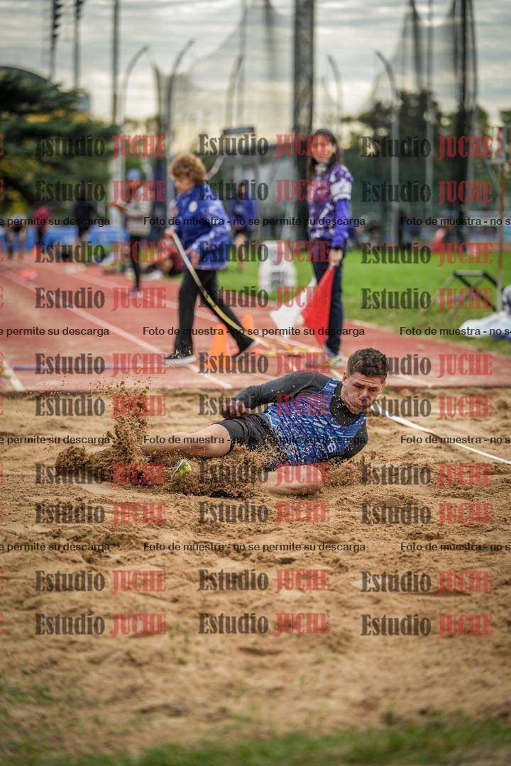 Fotos del salto en largo - varones mayores
