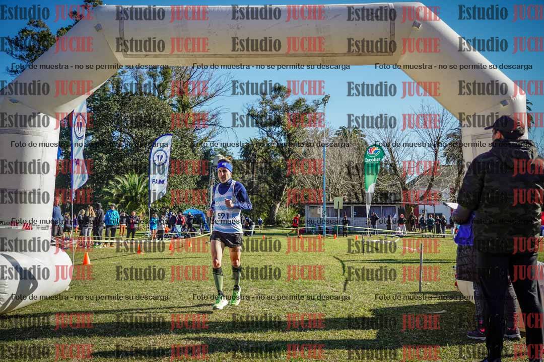 Fotos de la llegada del cross de 4000 m - varones