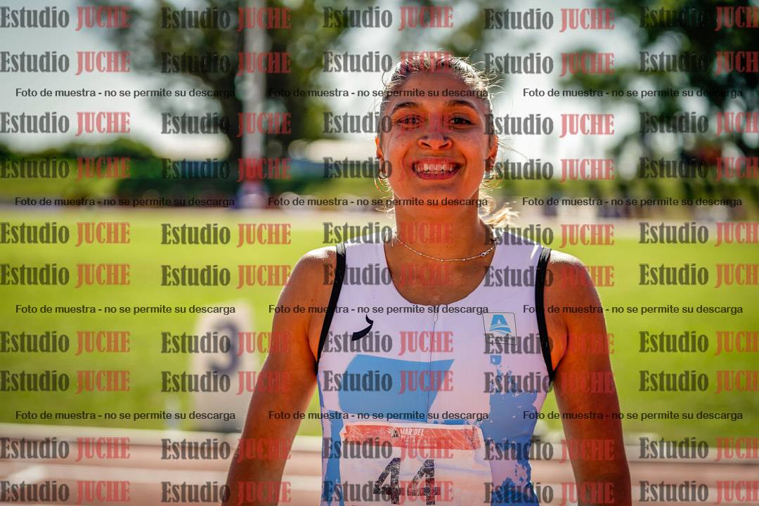 Fotos de algunos extras y podios del día 2