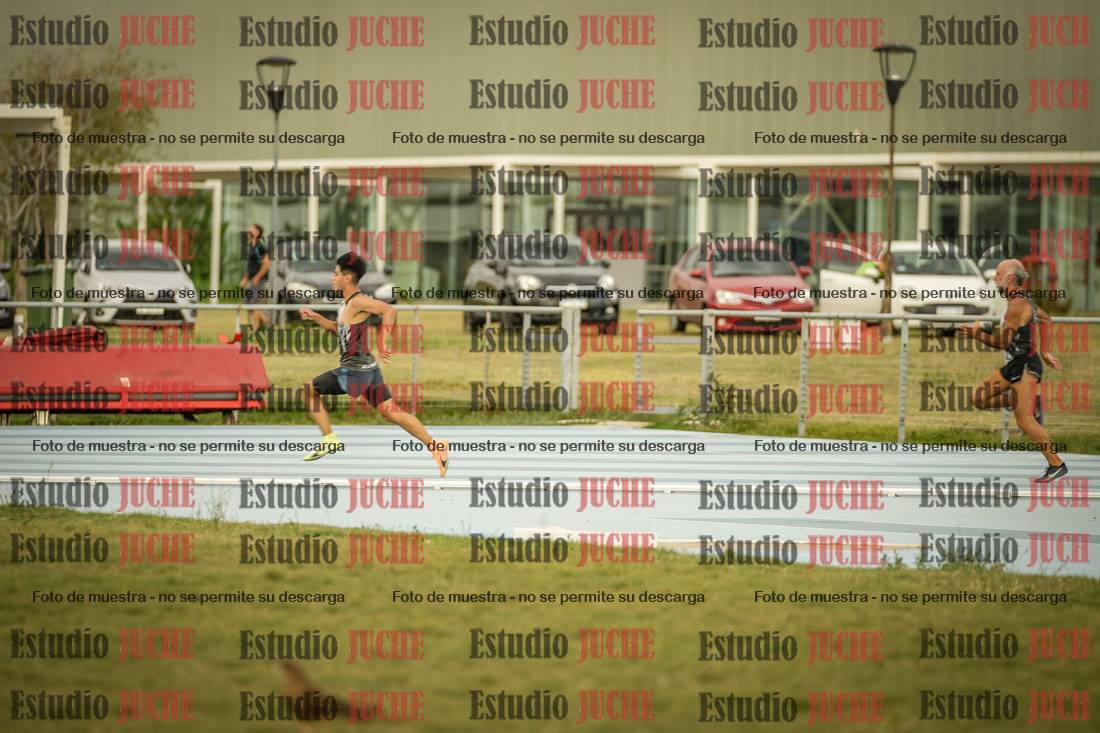 Fotos de los 300 m llanos de varones