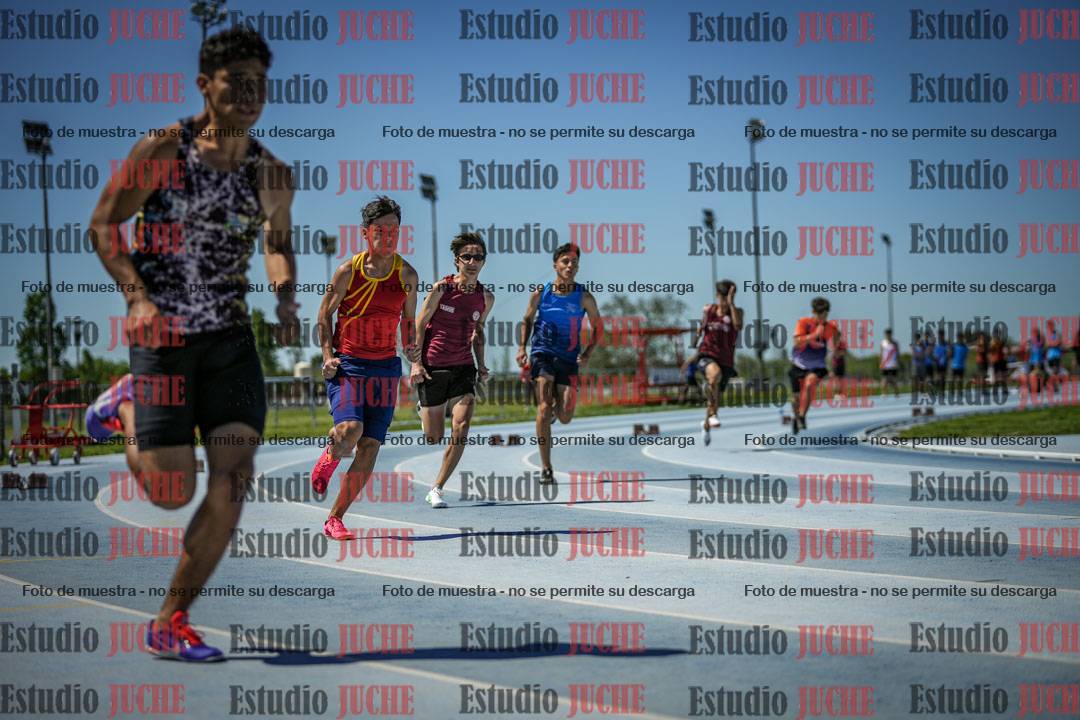 Fotos de los 200 m llanos de varones
