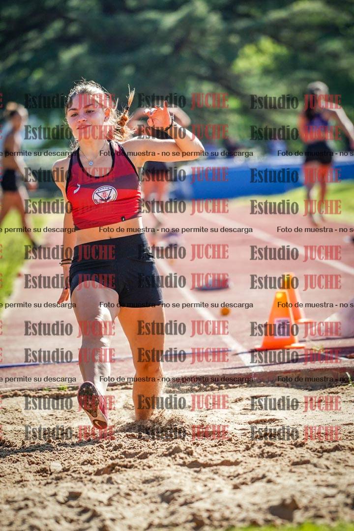 Fotos del salto en largo de mujeres
