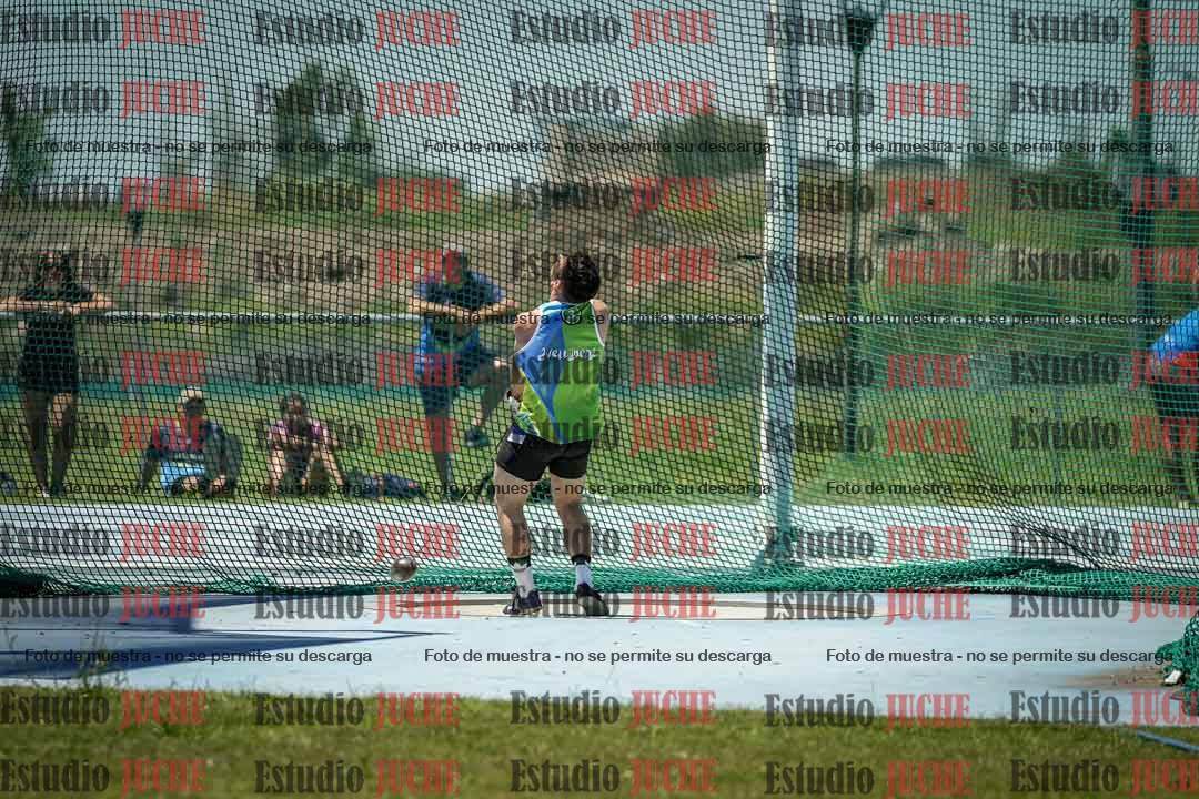 Fotos del lanzamiento del martillo de varones