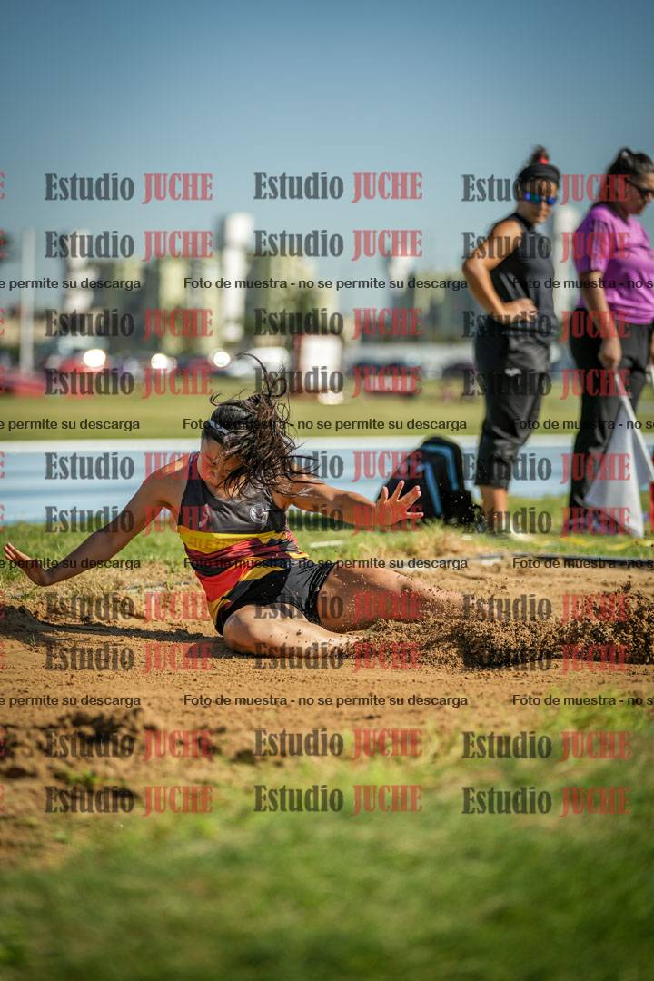 Fotos del salto en largo de mujeres - mayores