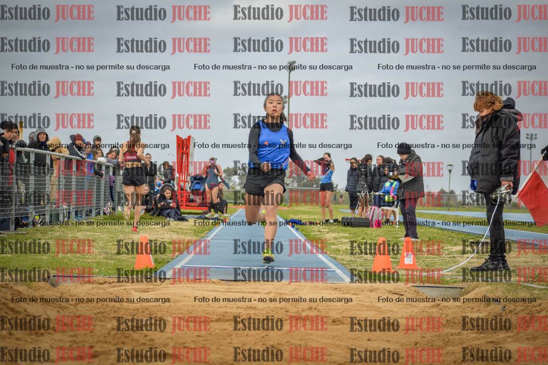 Fotos del salto en largo de mujeres - U18