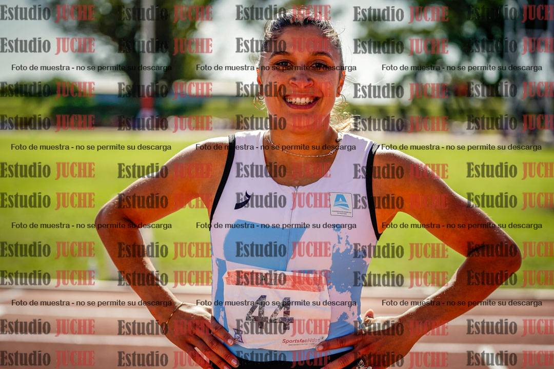 Fotos de algunos extras y podios del día 2