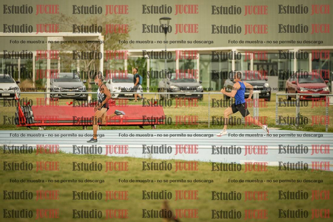 Fotos de los 300 m llanos de varones