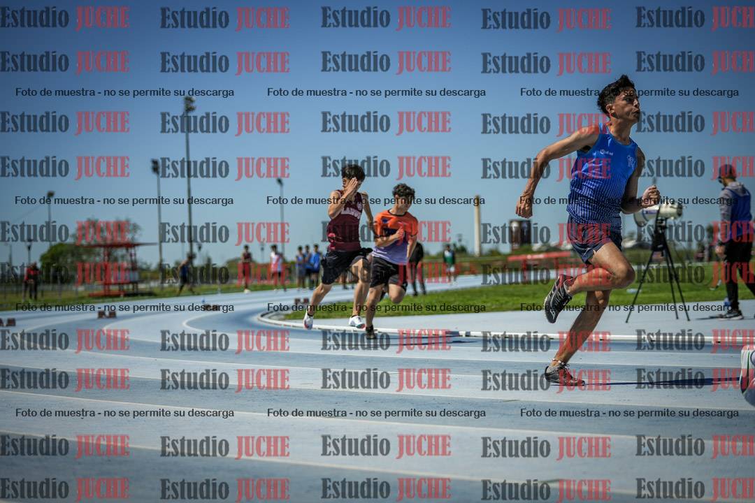 Fotos de los 200 m llanos de varones
