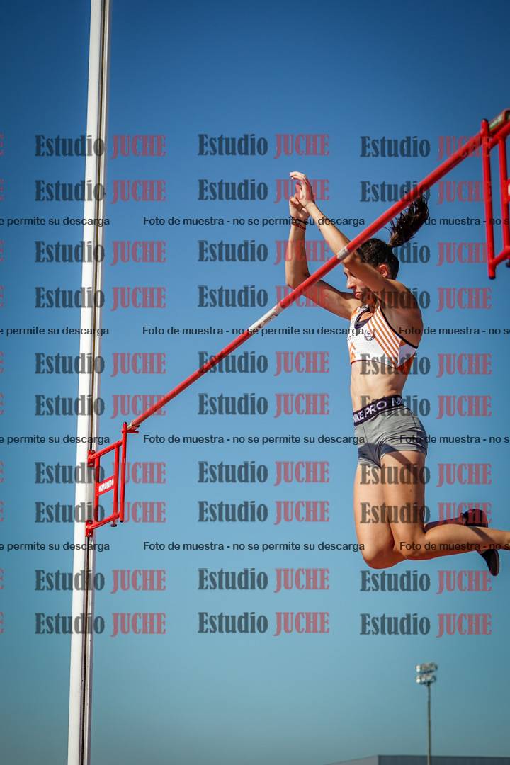 Fotos del salto con garrocha de mujeres y varones