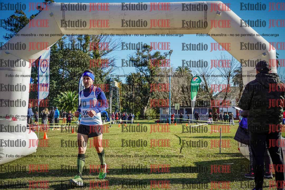 Fotos de la llegada del cross de 4000 m - varones