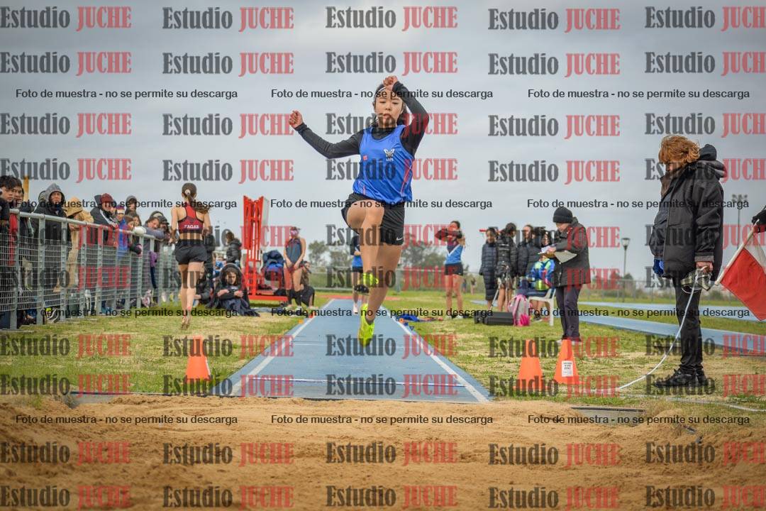 Fotos del salto en largo de mujeres - U18