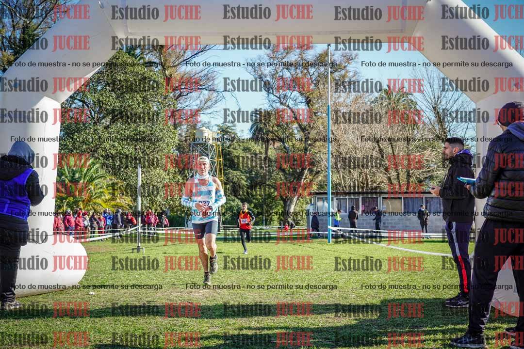 Fotos de la llegada del cross de 4000 m - varones
