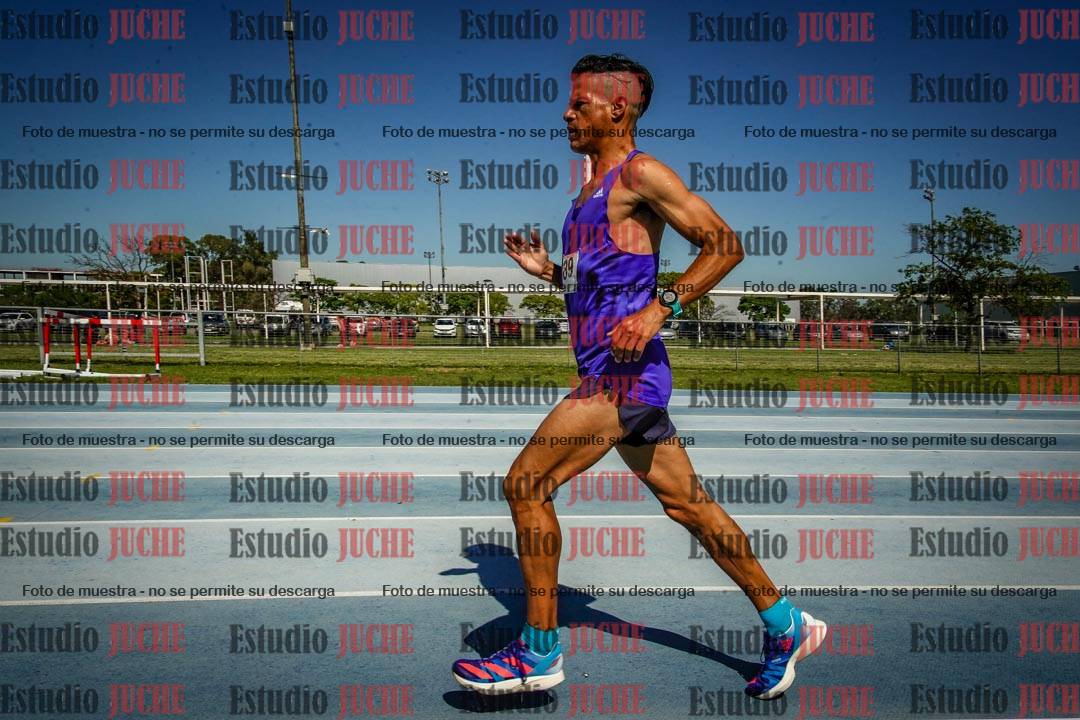 Fotos de los 5000 m de mujeres y varones - serie 2