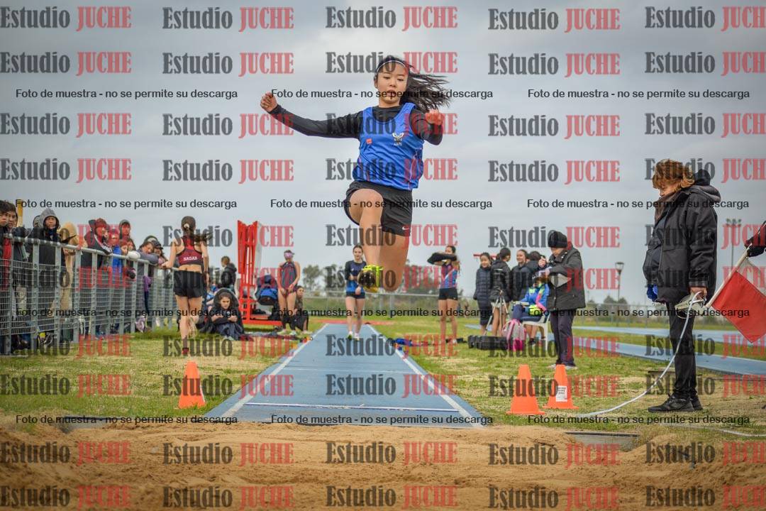 Fotos del salto en largo de mujeres - U18