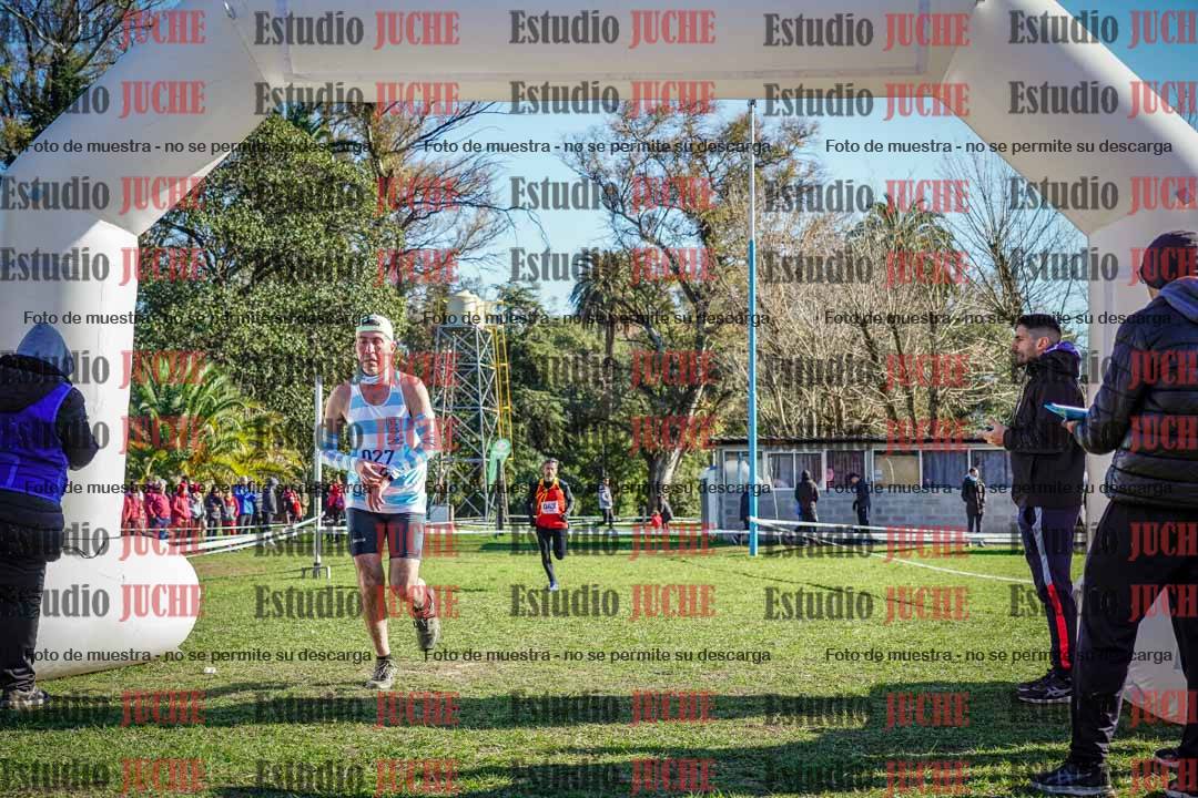 Fotos de la llegada del cross de 4000 m - varones