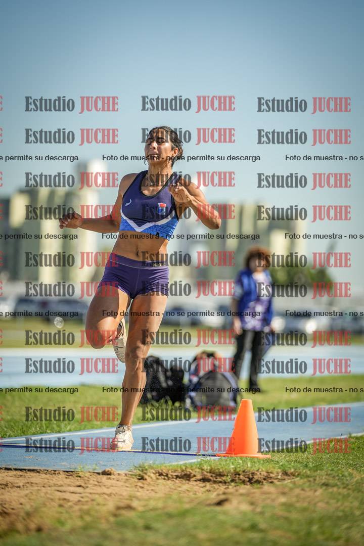 Fotos del salto en largo de mujeres - mayores
