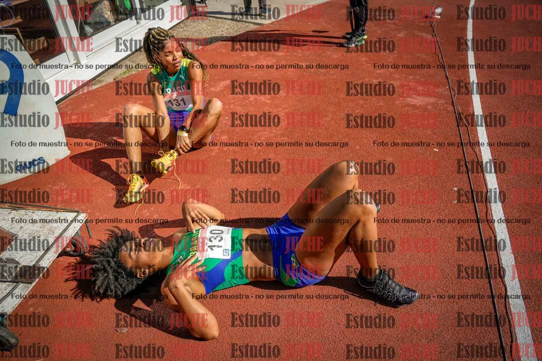 Fotos de algunos extras y podios del día 2