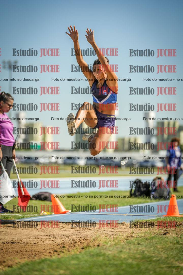 Fotos del salto en largo de mujeres - mayores