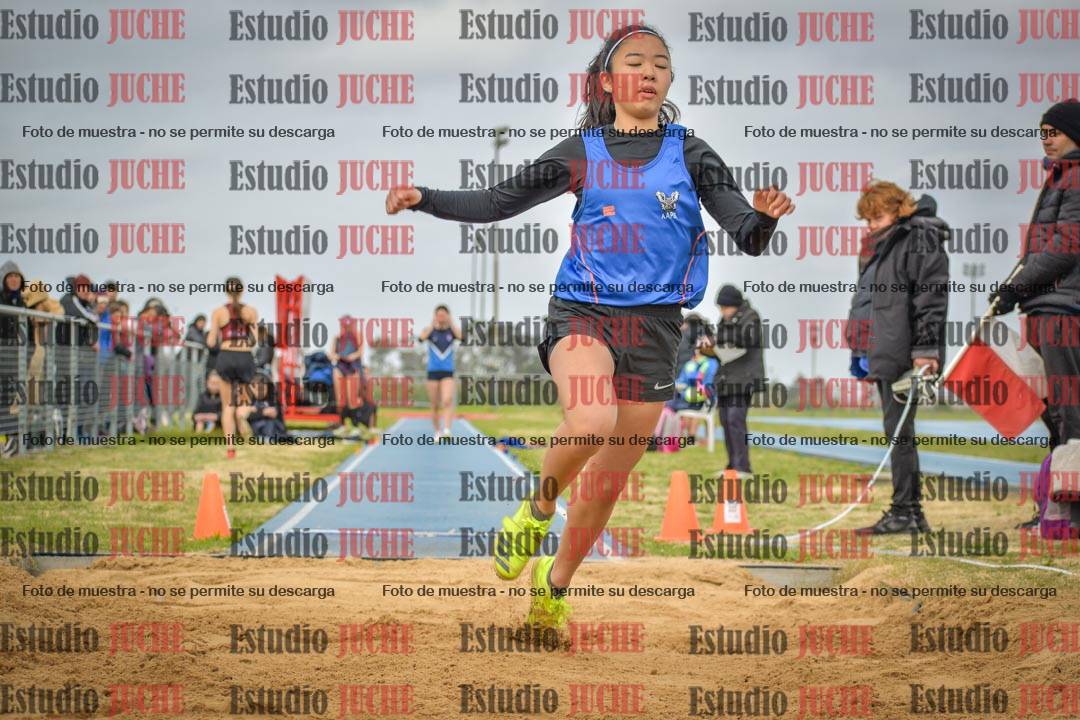 Fotos del salto en largo de mujeres - U18