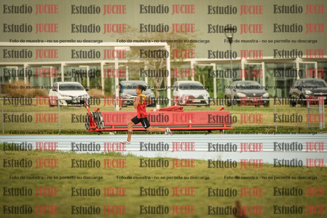 Fotos de los 300 m llanos de varones