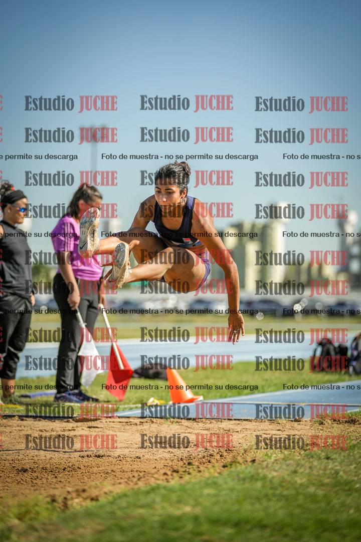 Fotos del salto en largo de mujeres - mayores