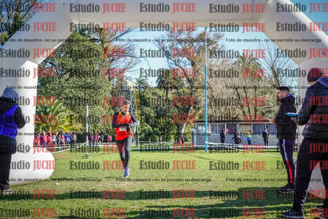 Fotos de la llegada del cross de 4000 m - varones