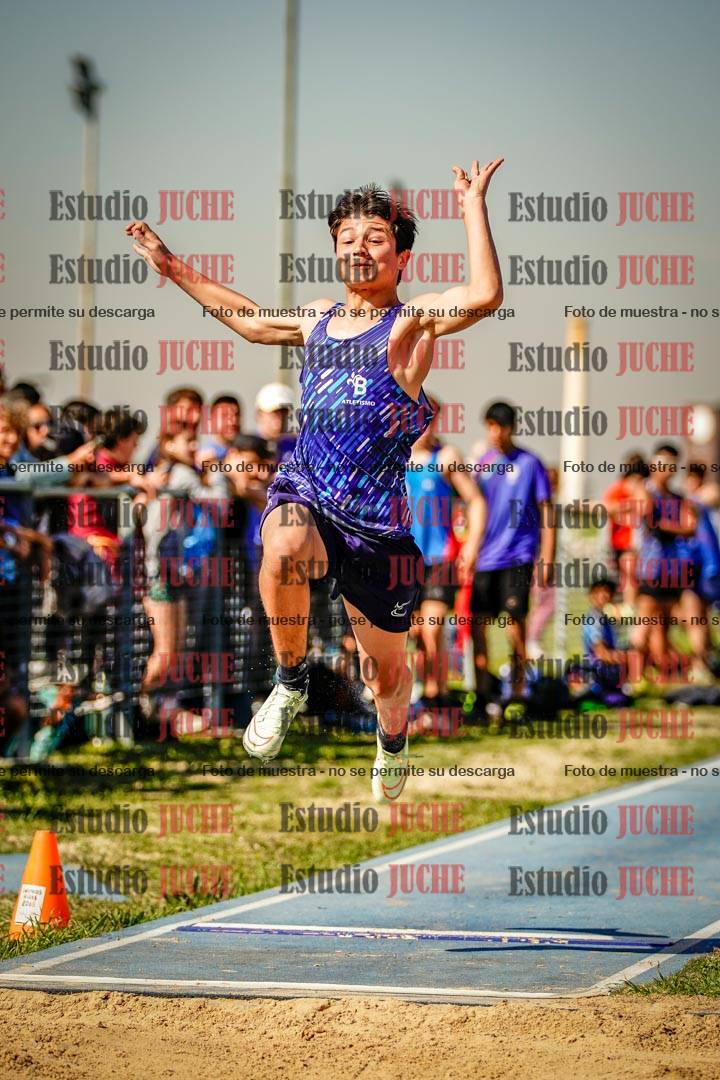 Fotos del salto en largo de varones