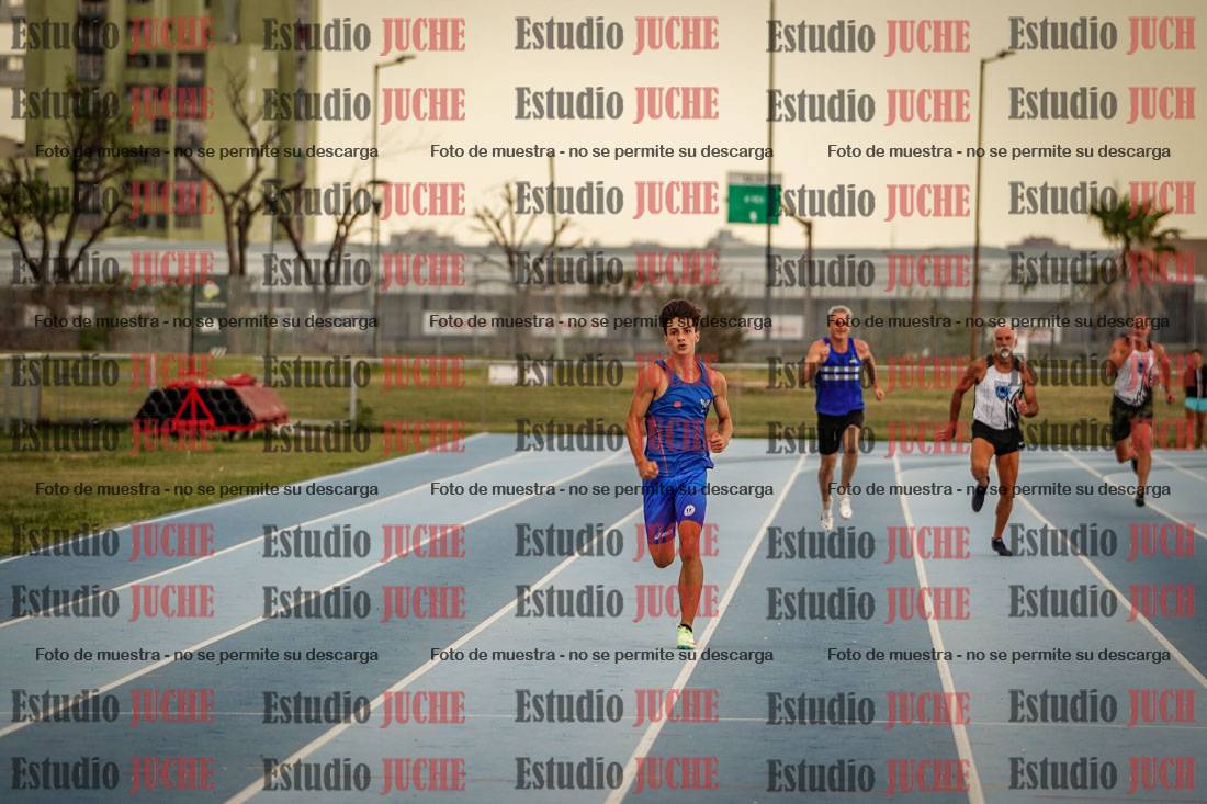 Fotos de los 300 m llanos de varones