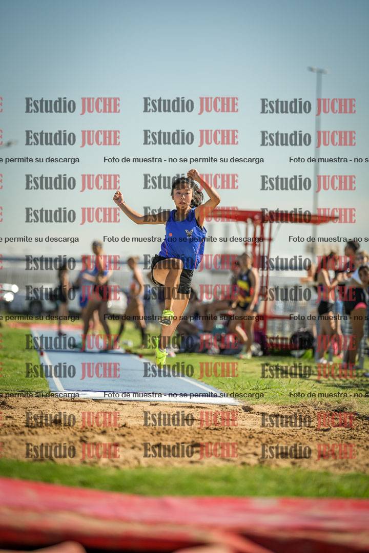 Fotos del salto en largo de mujeres - mayores
