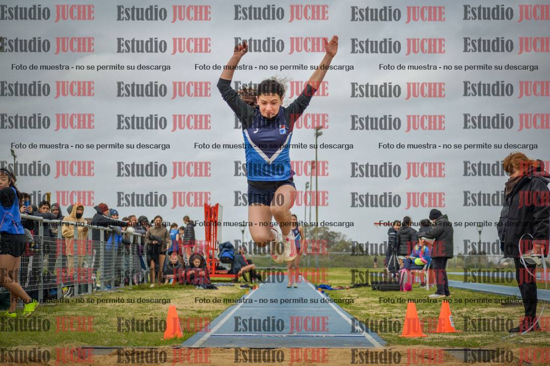Fotos del salto en largo de mujeres - U18