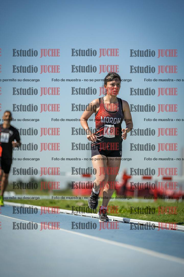 Fotos de los 5000 m de mujeres y varones - serie 2