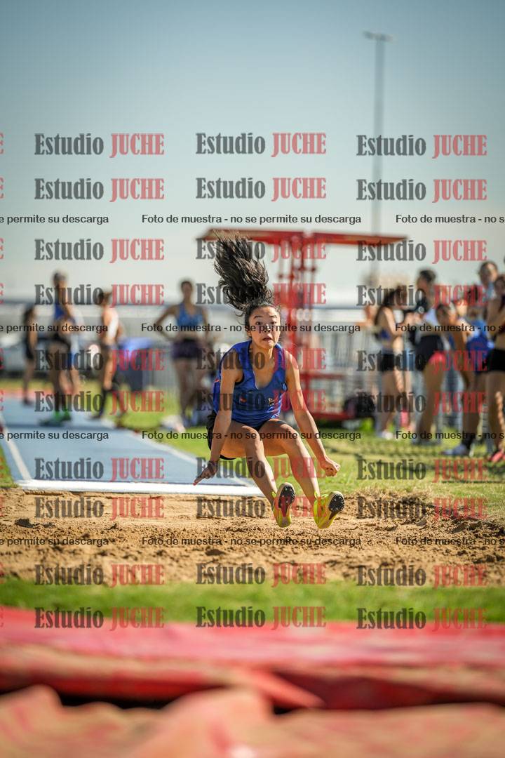 Fotos del salto en largo de mujeres - mayores