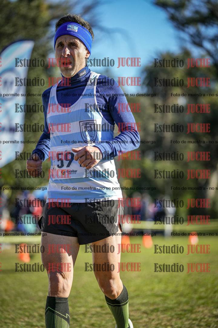 Fotos de la llegada del cross de 4000 m - varones