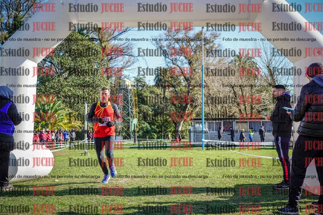 Fotos de la llegada del cross de 4000 m - varones