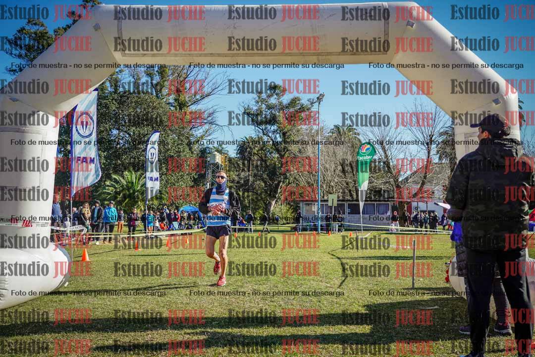 Fotos de la llegada del cross de 4000 m - varones