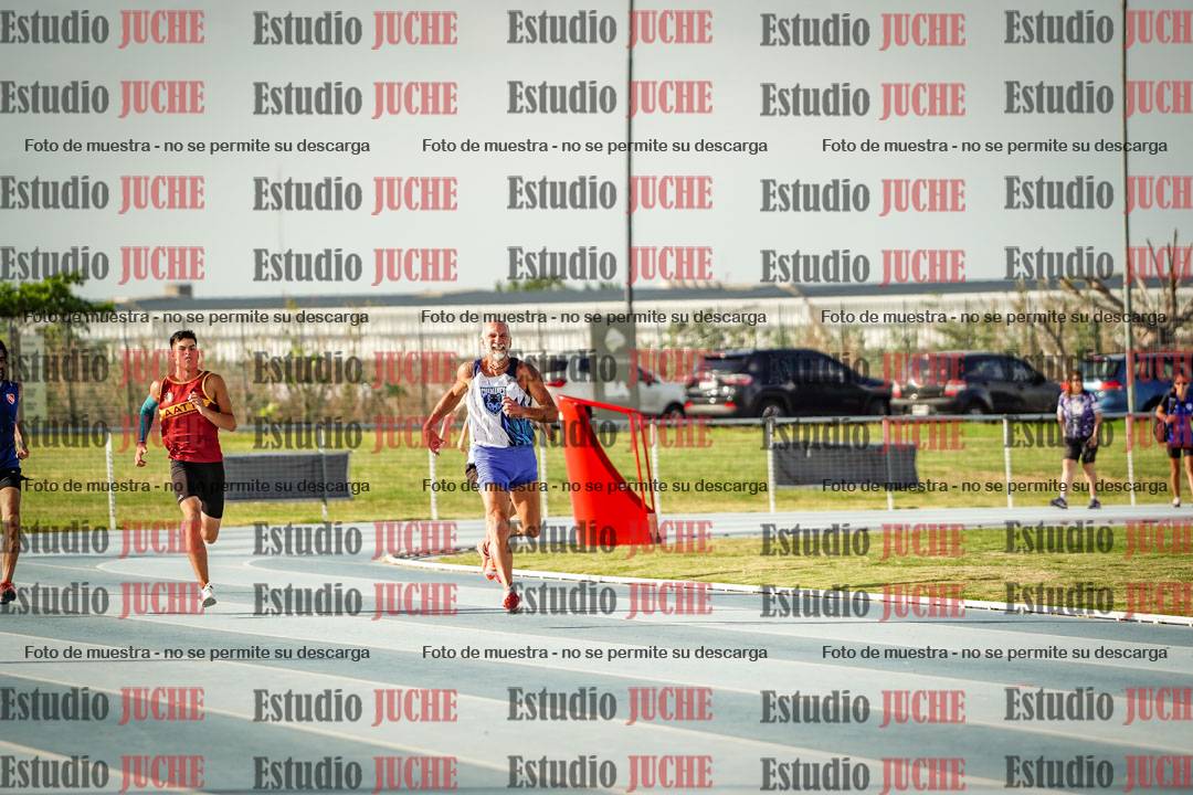 Fotos de los 400 m llanos de varones