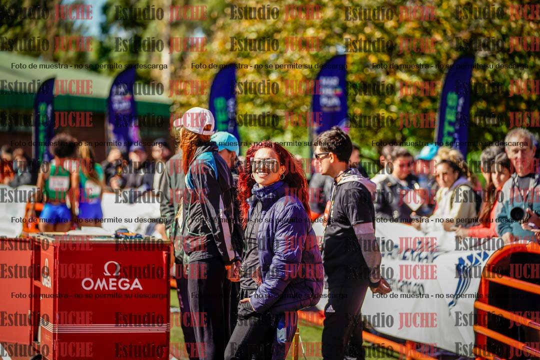 Fotos de algunos extras y podios del día 2