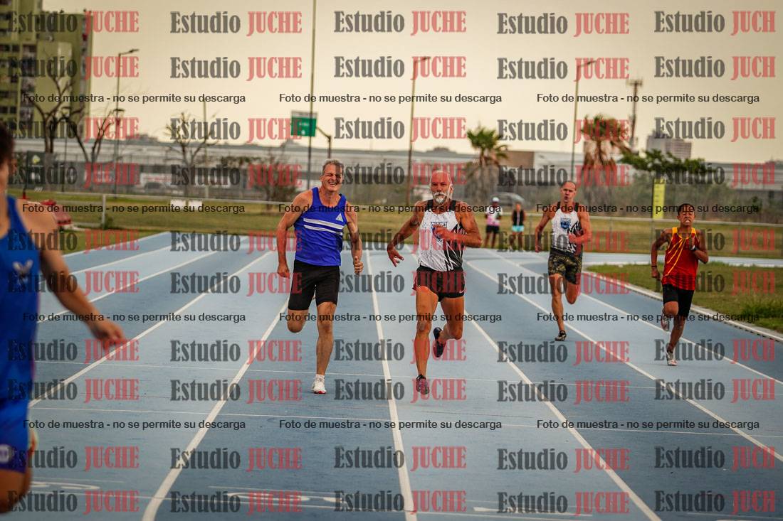 Fotos de los 300 m llanos de varones