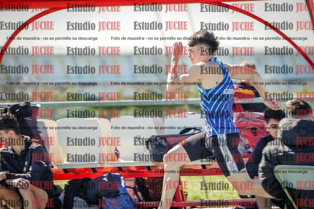 Fotos del salto en largo de varones
